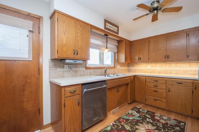 2205 14th Street S, Moorhead, MN 56560