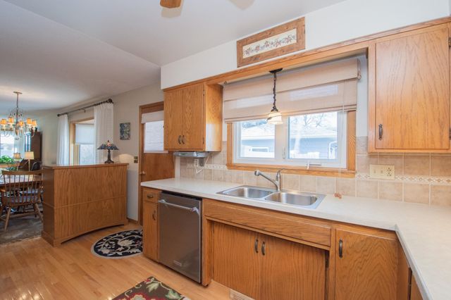 2205 14th Street S, Moorhead, MN 56560