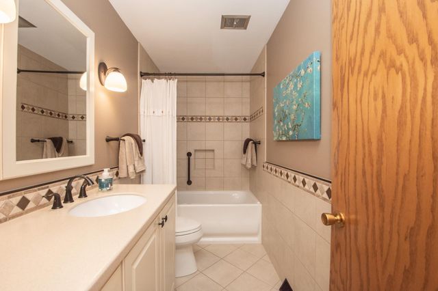 2205 14th Street S, Moorhead, MN 56560