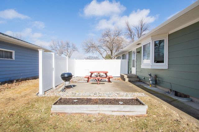 2205 14th Street S, Moorhead, MN 56560