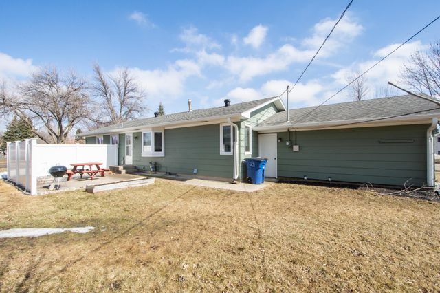 2205 14th Street S, Moorhead, MN 56560
