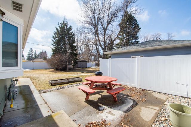 2205 14th Street S, Moorhead, MN 56560