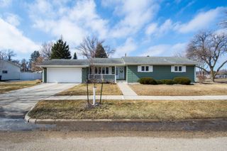 2205 14th Street S, Moorhead, MN 56560