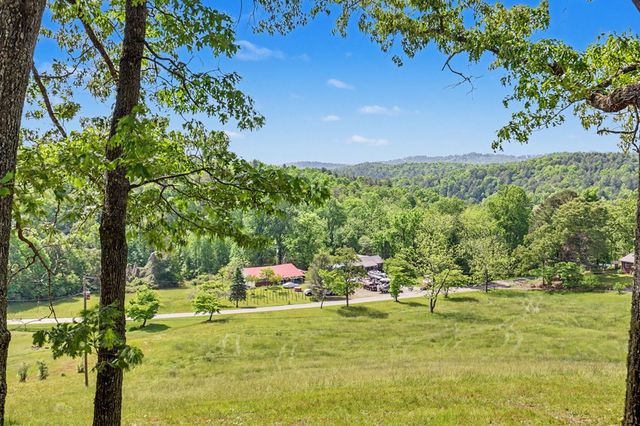 3235 Hiwassee Dam Access, Murphy, NC 28906