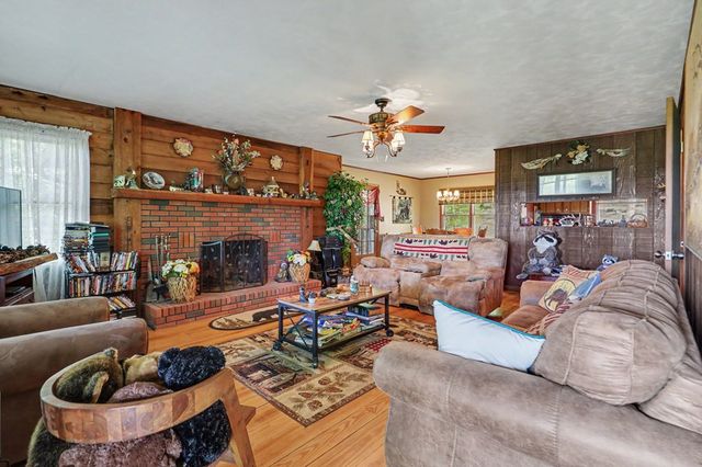 3235 Hiwassee Dam Access, Murphy, NC 28906