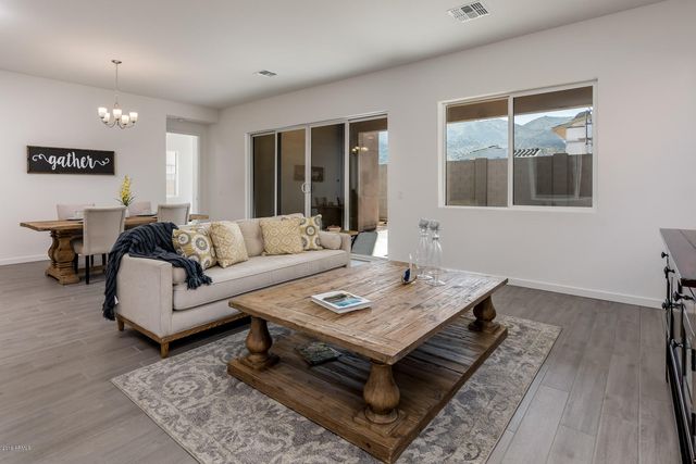 927 E PASEO Way, Phoenix, AZ 85042