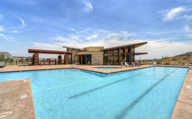 927 E PASEO Way, Phoenix, AZ 85042