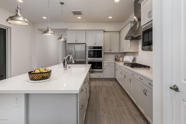 927 E PASEO Way, Phoenix, AZ 85042