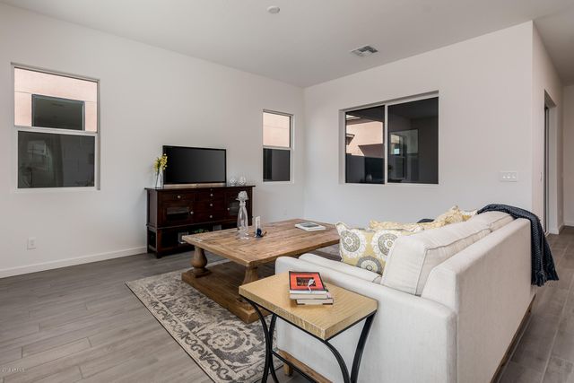 927 E PASEO Way, Phoenix, AZ 85042