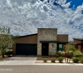 927 E PASEO Way, Phoenix, AZ 85042