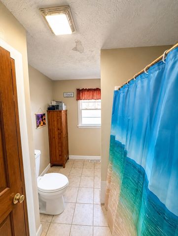 48 Sullivan Dr, Northbridge, MA 01588