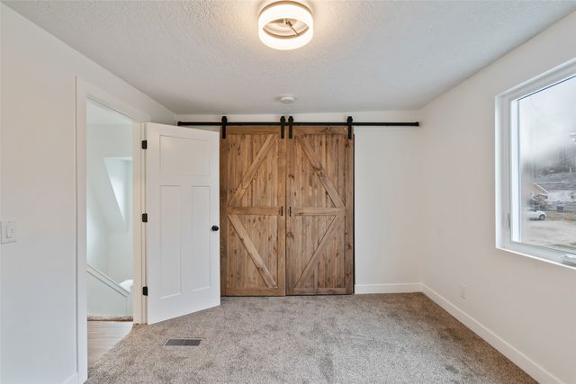 906 Cleveland Avenue, Des Moines, IA 50316