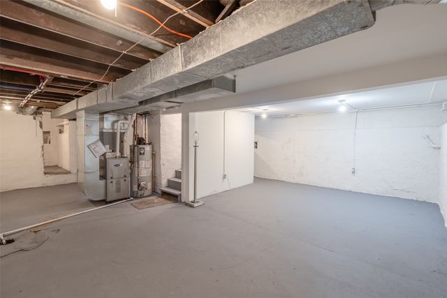 906 Cleveland Avenue, Des Moines, IA 50316