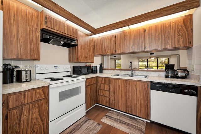 3515 Village Blvd 206, West Palm Beach, FL 33409