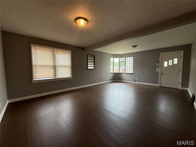 3010 Kemp Drive, St Louis, MO 63121