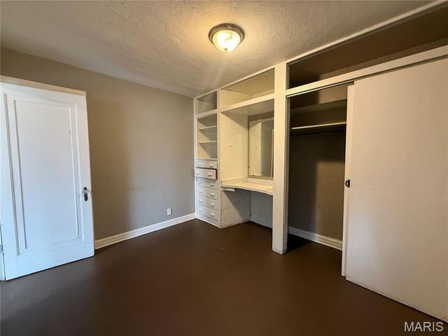 3010 Kemp Drive, St Louis, MO 63121