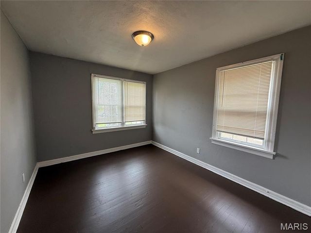 3010 Kemp Drive, St Louis, MO 63121