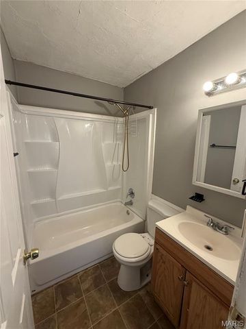 3010 Kemp Drive, St Louis, MO 63121