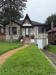 3010 Kemp Drive, St Louis, MO 63121