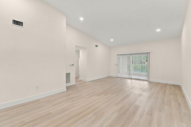 5876 REGAL GLEN Drive 201, Boynton Beach, FL 33437