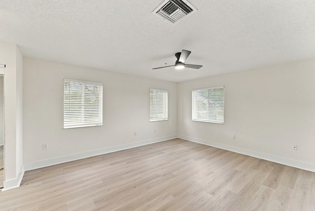 5876 REGAL GLEN Drive 201, Boynton Beach, FL 33437