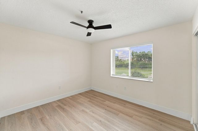 5876 REGAL GLEN Drive 201, Boynton Beach, FL 33437
