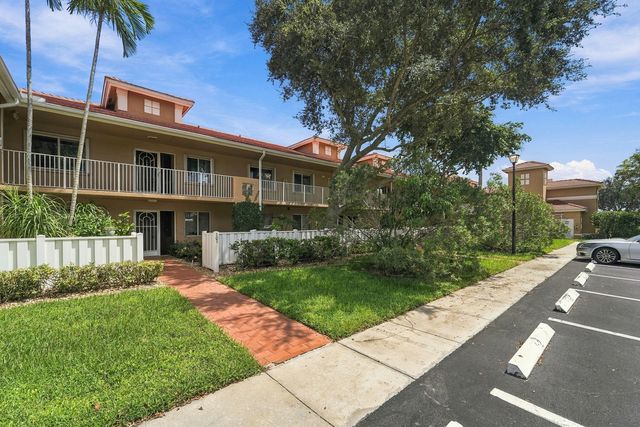 5876 REGAL GLEN Drive 201, Boynton Beach, FL 33437