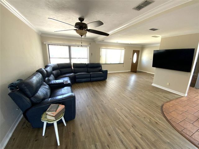 5944 51ST AVENUE N, Kenneth City, FL 33709