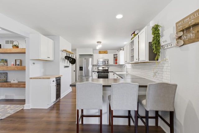 1009 Virgin Lake Drive, Stoughton, WI 53589