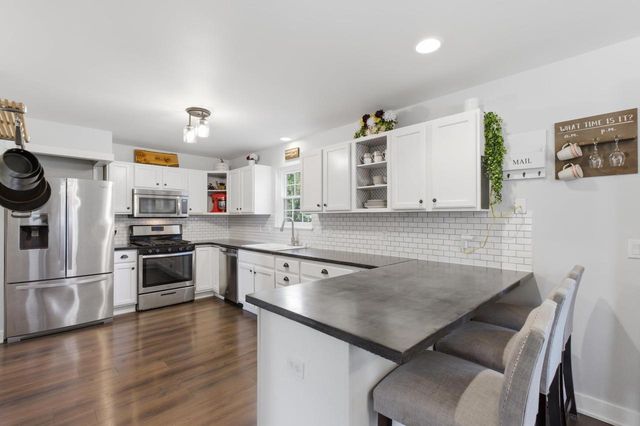 1009 Virgin Lake Drive, Stoughton, WI 53589