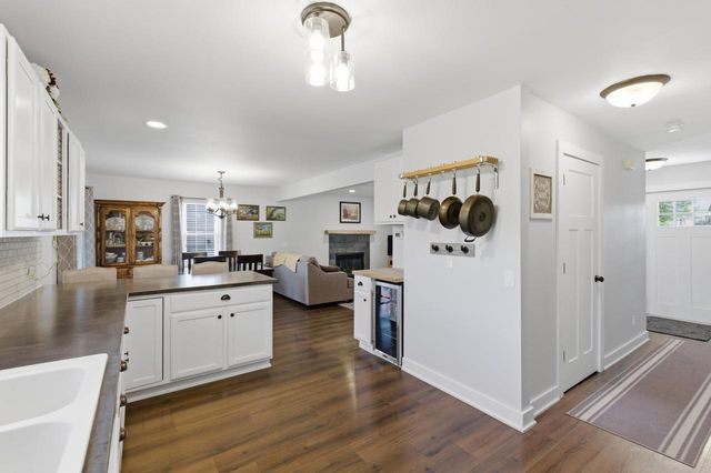 1009 Virgin Lake Drive, Stoughton, WI 53589