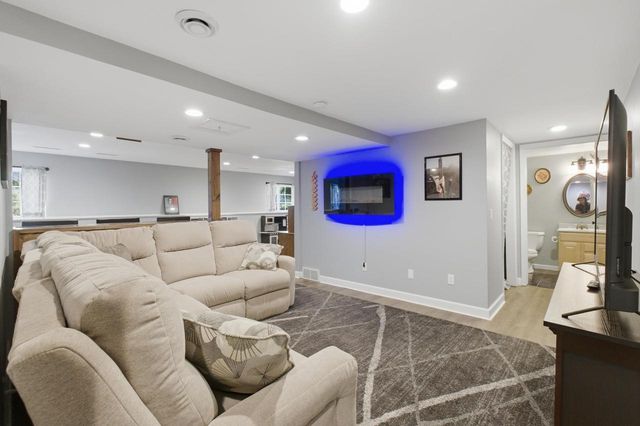1009 Virgin Lake Drive, Stoughton, WI 53589