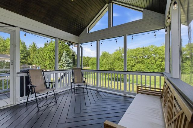 1009 Virgin Lake Drive, Stoughton, WI 53589