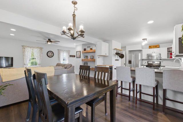 1009 Virgin Lake Drive, Stoughton, WI 53589