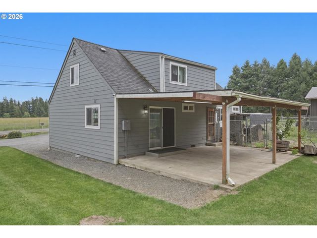17673 S HATTAN Rd, Oregon City, OR 97045