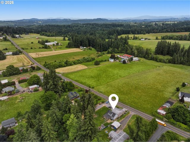 17673 S HATTAN Rd, Oregon City, OR 97045
