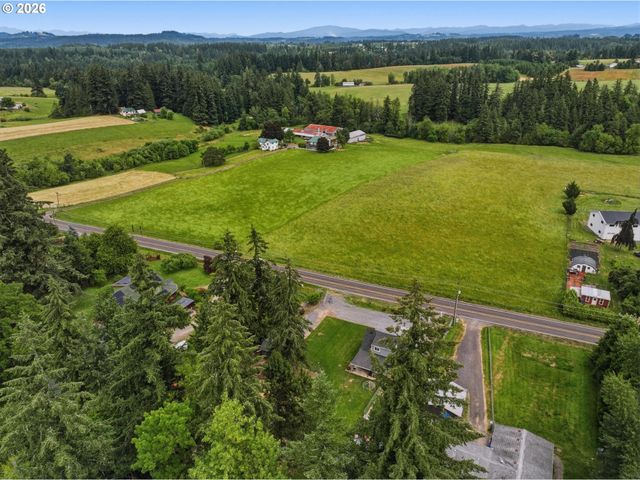 17673 S HATTAN Rd, Oregon City, OR 97045