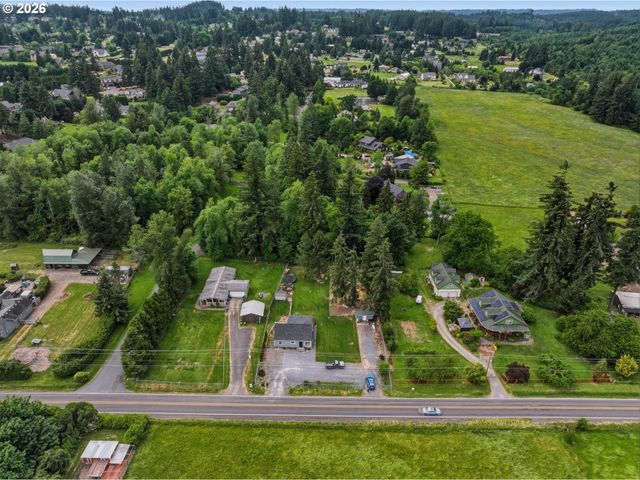 17673 S HATTAN Rd, Oregon City, OR 97045