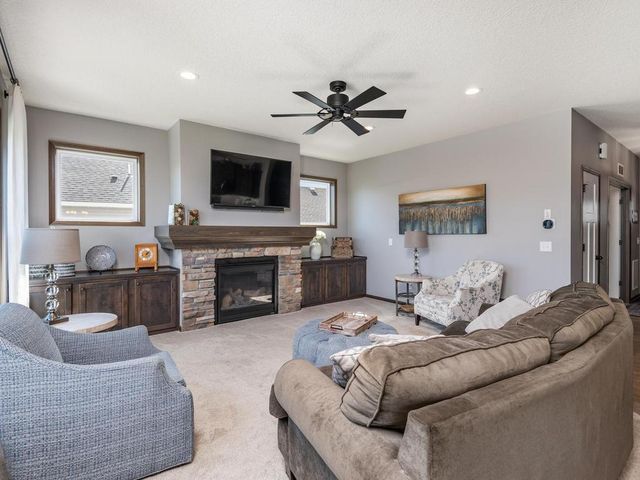 17986 Equinox Avenue, Lakeville, MN 55044