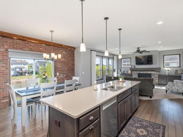 17986 Equinox Avenue, Lakeville, MN 55044
