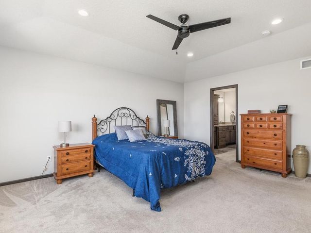 17986 Equinox Avenue, Lakeville, MN 55044