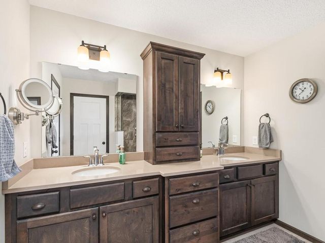 17986 Equinox Avenue, Lakeville, MN 55044