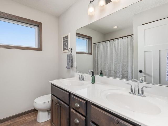 17986 Equinox Avenue, Lakeville, MN 55044
