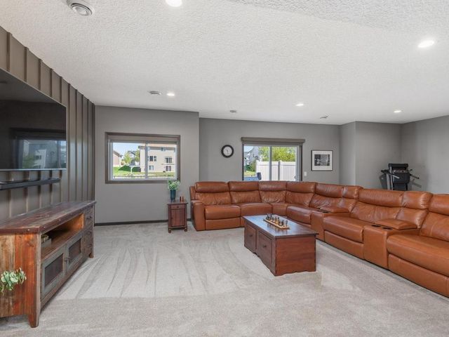 17986 Equinox Avenue, Lakeville, MN 55044