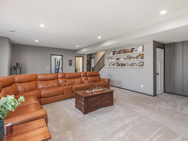 17986 Equinox Avenue, Lakeville, MN 55044