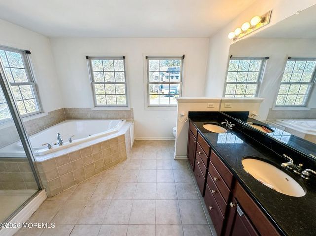 37 Walden Court, Old Bridge, NJ 08857