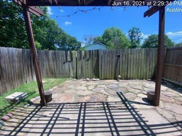 512 Eberhart LN 103, Austin, TX 78745