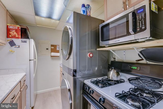 8116 LAKECREST DR, Greenbelt, MD 20770
