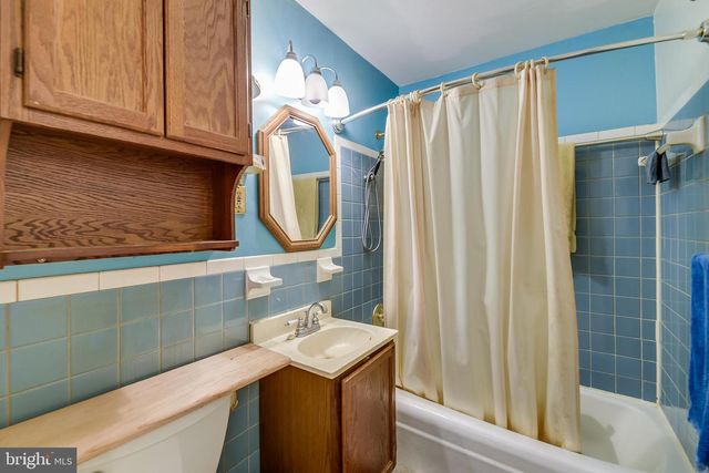 8116 LAKECREST DR, Greenbelt, MD 20770