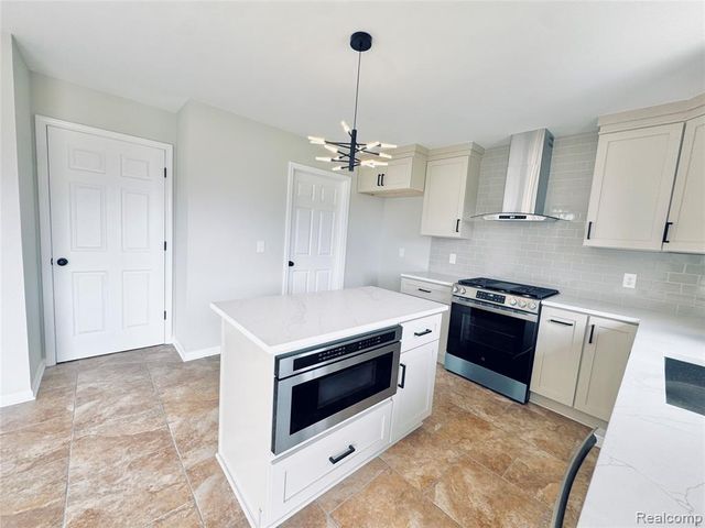 56602 Winding Creek Drive, Macomb, MI 48042